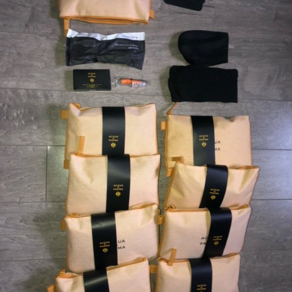 8 Brand New Air Canada International Business Class Amenity Kit - Picture 2 of 3